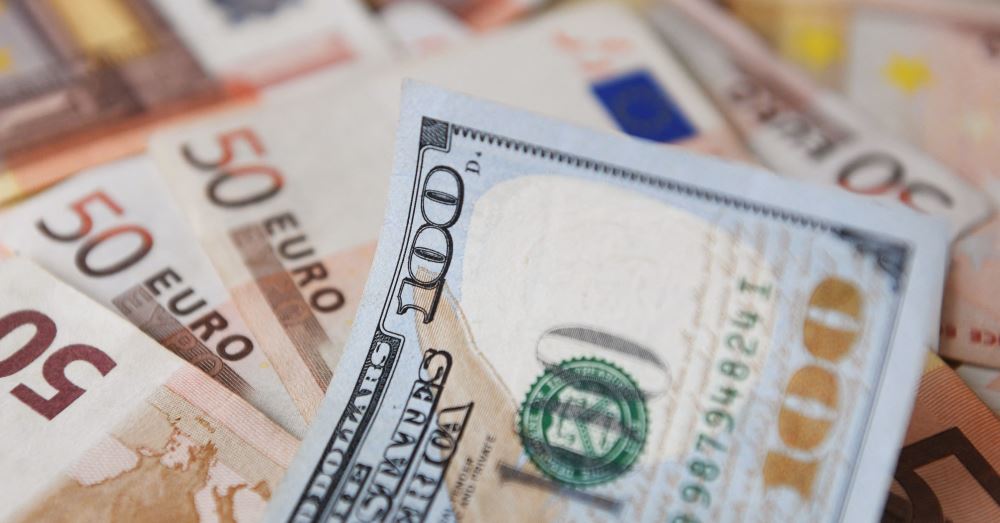 Tronditet tregu valutor, euro bie nen vleren e dollarit